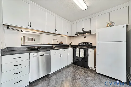 2716 Schooner Ct Photo 1