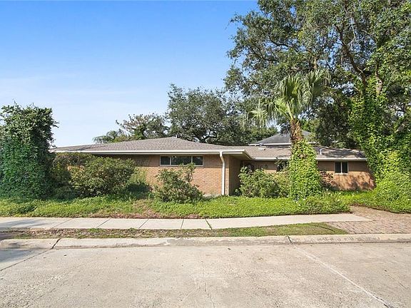 4th image of 16 Park Island Dr