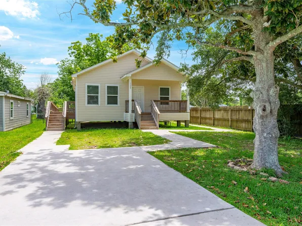 1125 Lake Rd, La Marque, TX 77568
