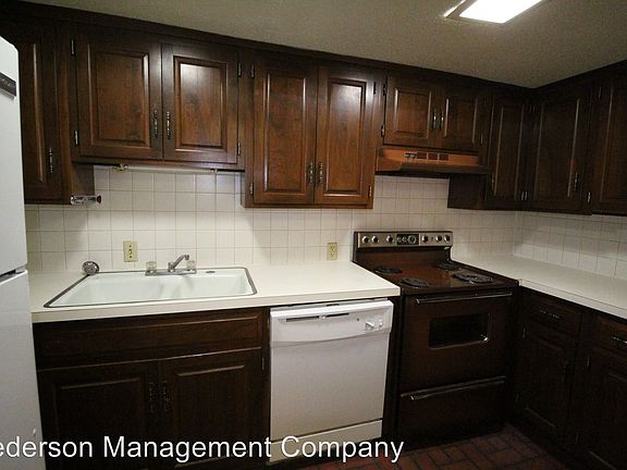 3rd image of 4443 Jefferson St APT 18