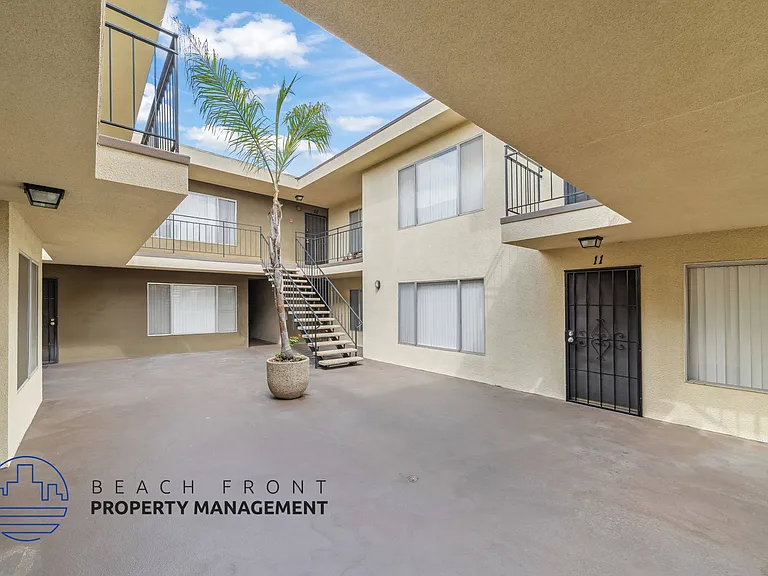 925 N. Inglewood Ave. — Photo 21