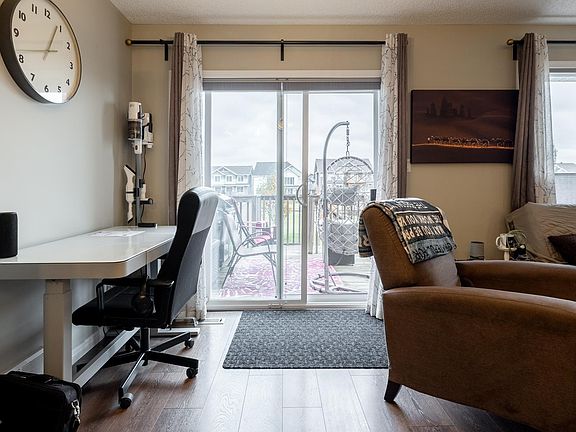 4th image of 2093 Chalmers Way SW