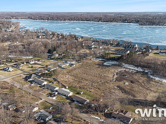 3rd image of 7226 Little Paw Paw Lake Rd