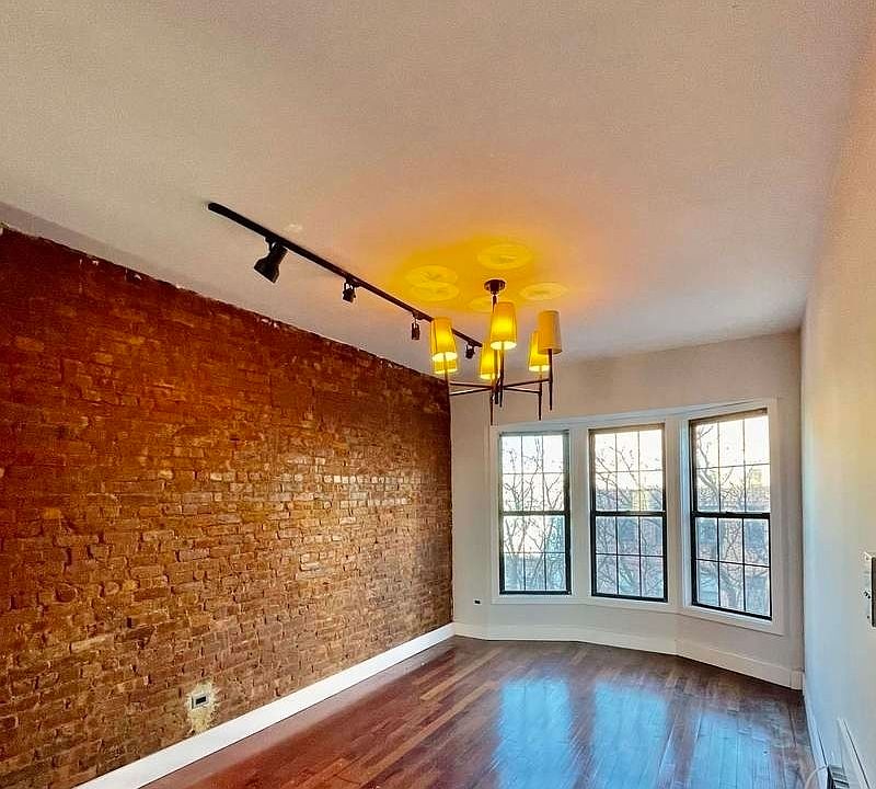 1st image of 356 Franklin Ave #3