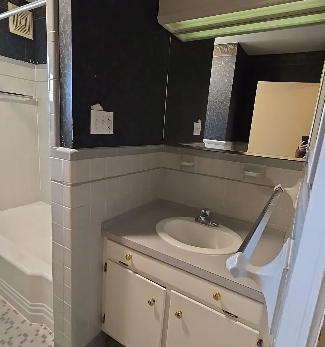 3 bed, 1966 sqft, $2,000 — Photo 4