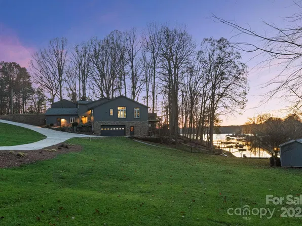 466 Lakeview Shores Loop, Mooresville, NC 28117