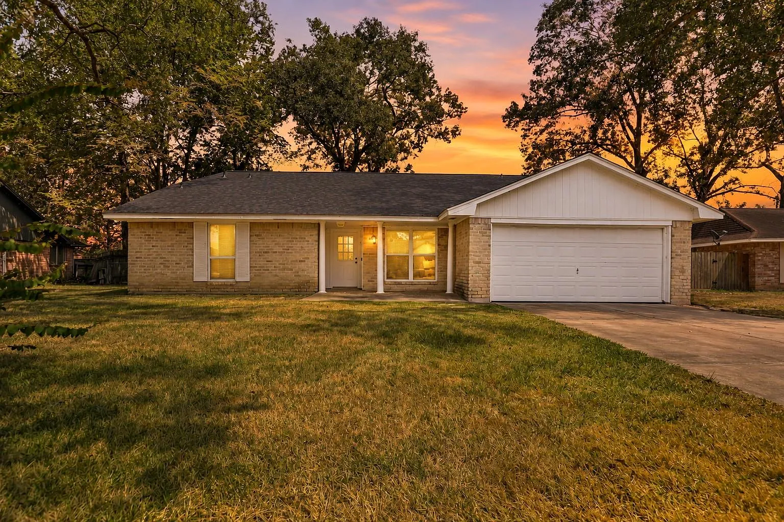 3 bed, 2.0 bath, 1808 sqft, $2,100 — Photo 1