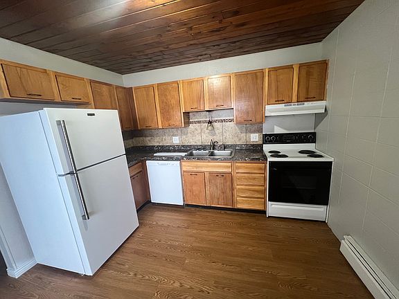 2nd image of 305 Cottonwood Ln APT 19
