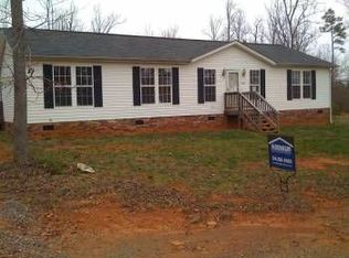 300 Mountain View Ln, Denton, NC 27239