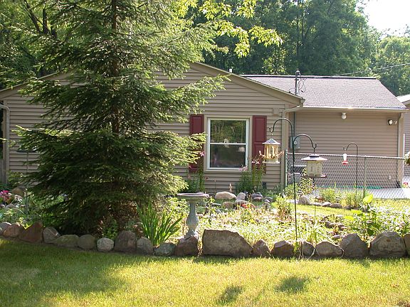 4th image of 4985 Poplar Ln