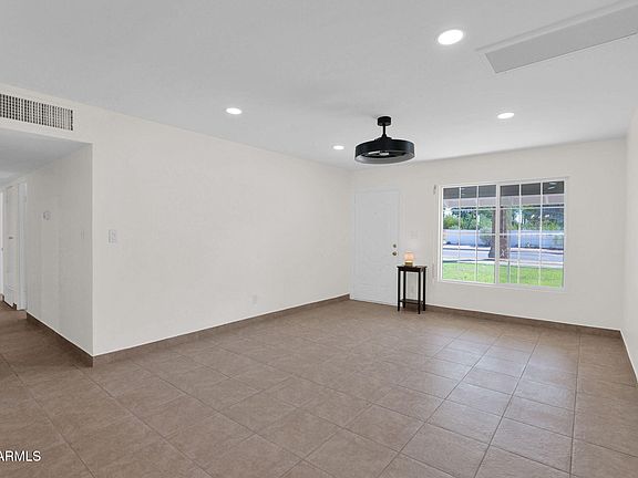 4th image of 6138 N 15TH Avenue