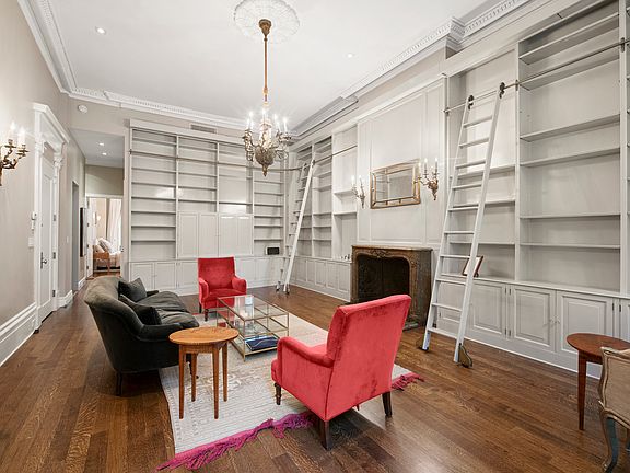 3rd image of 26 Washington Sq N APT 2