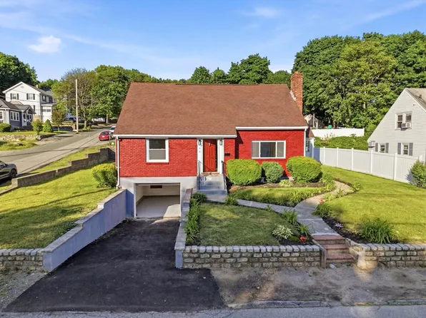 92 Garfield Ave, Woburn, MA 01801