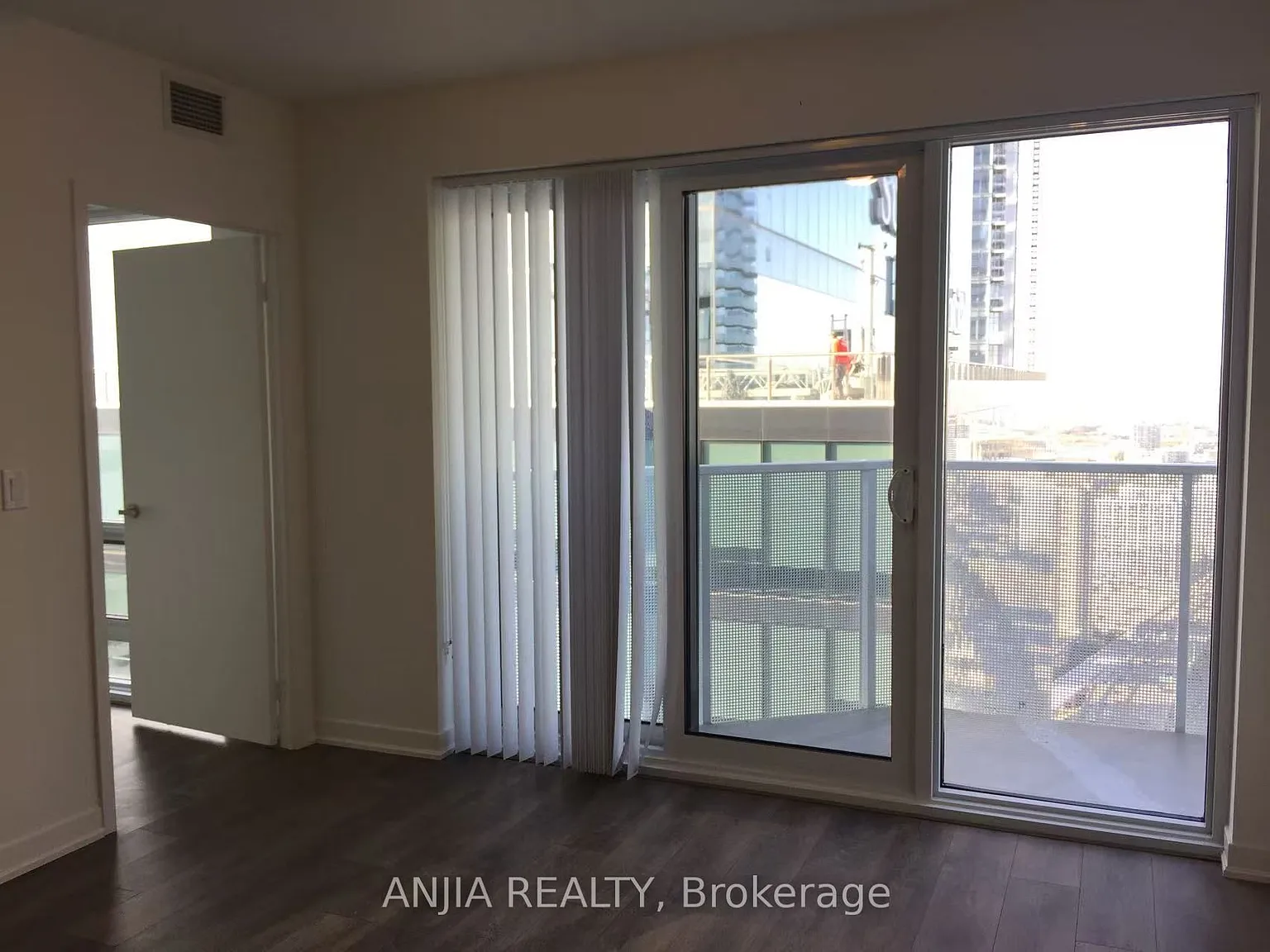 1 bed, $2,400 — Photo 4