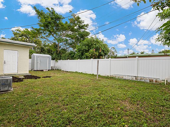 4th image of 2750 NW 2nd Street