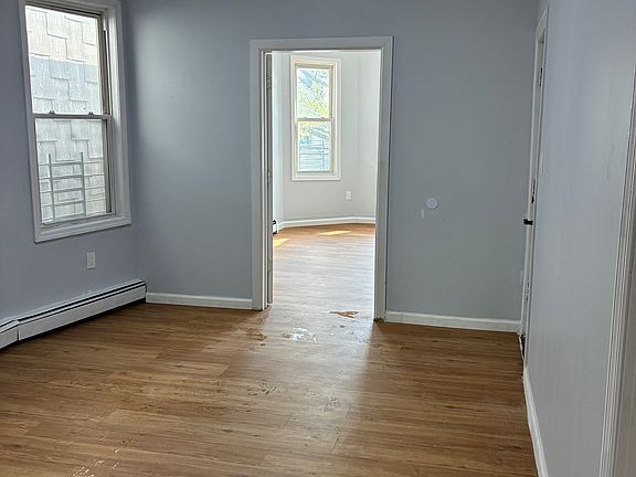 5th image of 126 Grant Ave Unit 2