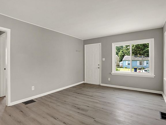 4th image of 1522 E Markwood Ave