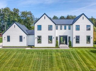 8343 Stoney Creek Dr, South Lyon, MI