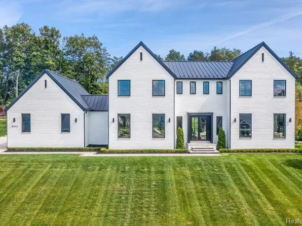 8343 Stoney Creek Dr, South Lyon, MI 48178