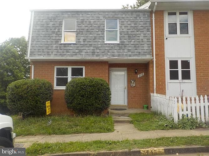1st image of 111 Oak Dr