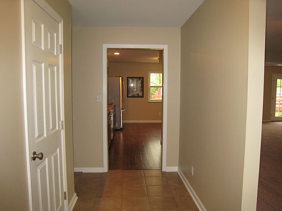 5th image of 25 S Williams Dr