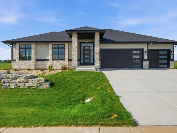 5836 Golden Guernsey Ct, Waunakee, WI 53597