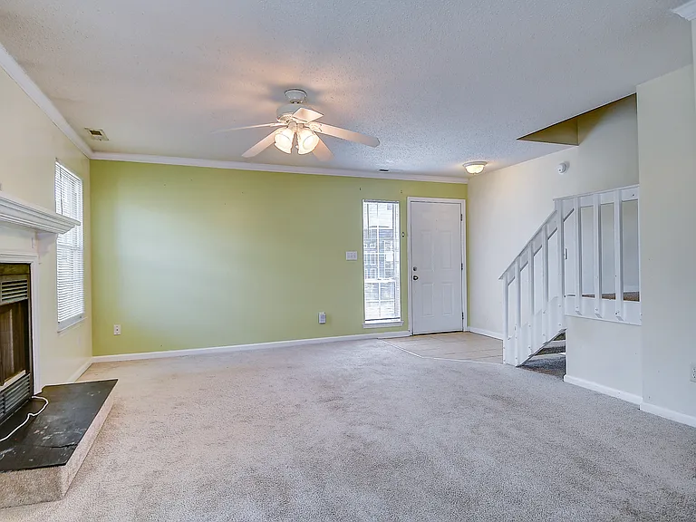 751 Ridge Cir — Photo 5