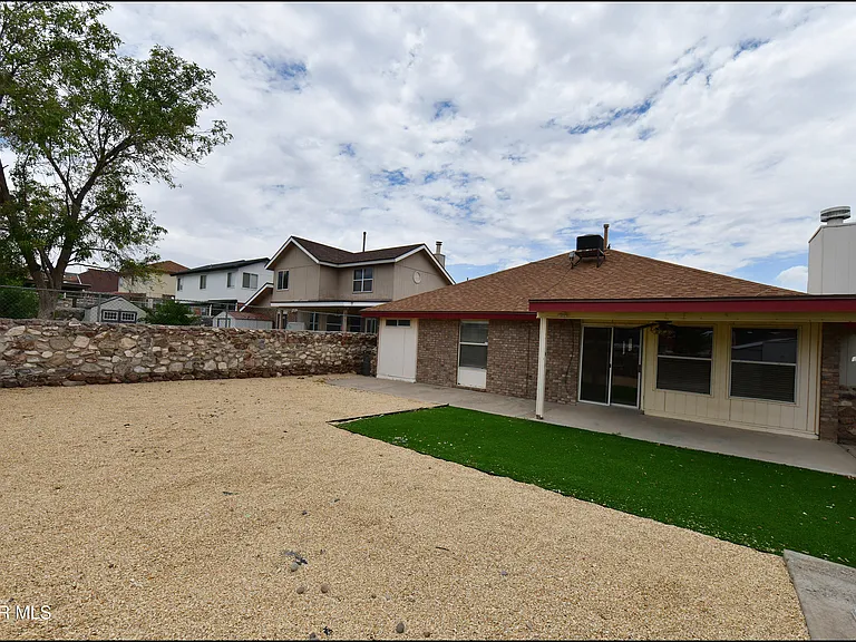 7737 Plaza Azul Rd — Photo 37