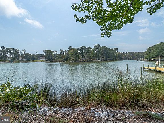 3rd image of 578 Twin Harbor Rd