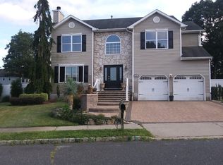 32 Jacob Dr, Howell, NJ 07731