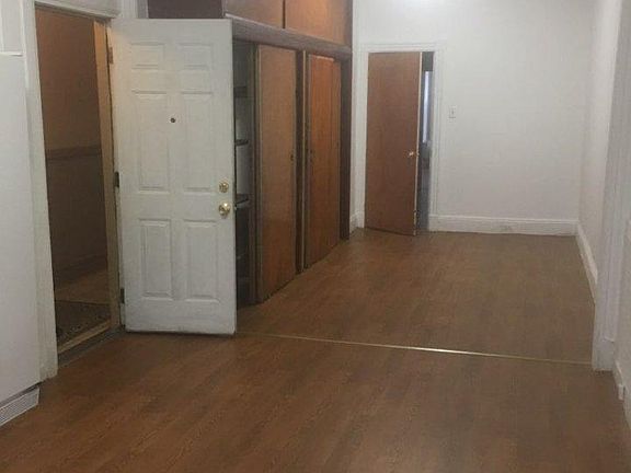 3rd image of 779 Woodward Ave
