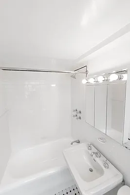 Rented by Nest Seekers International | media 7