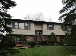 1 Queens Ct, Orangeburg, NY 10962