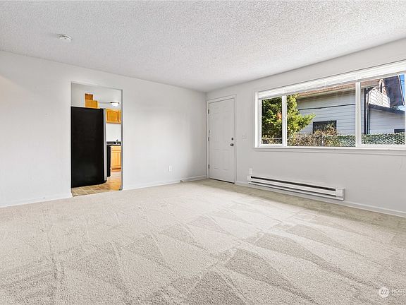 5th image of 1610 E Wright Avenue