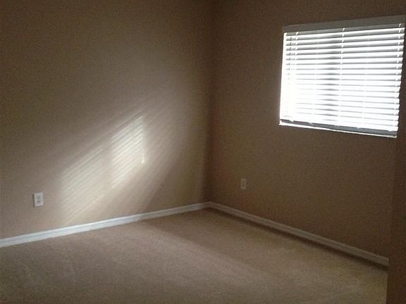 5th image of 4215 SW 18th Ave