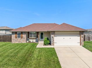208 Dixie Ave, Clever, MO 65631