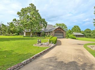 32069 Meadow Ln, Mannford, OK 74044