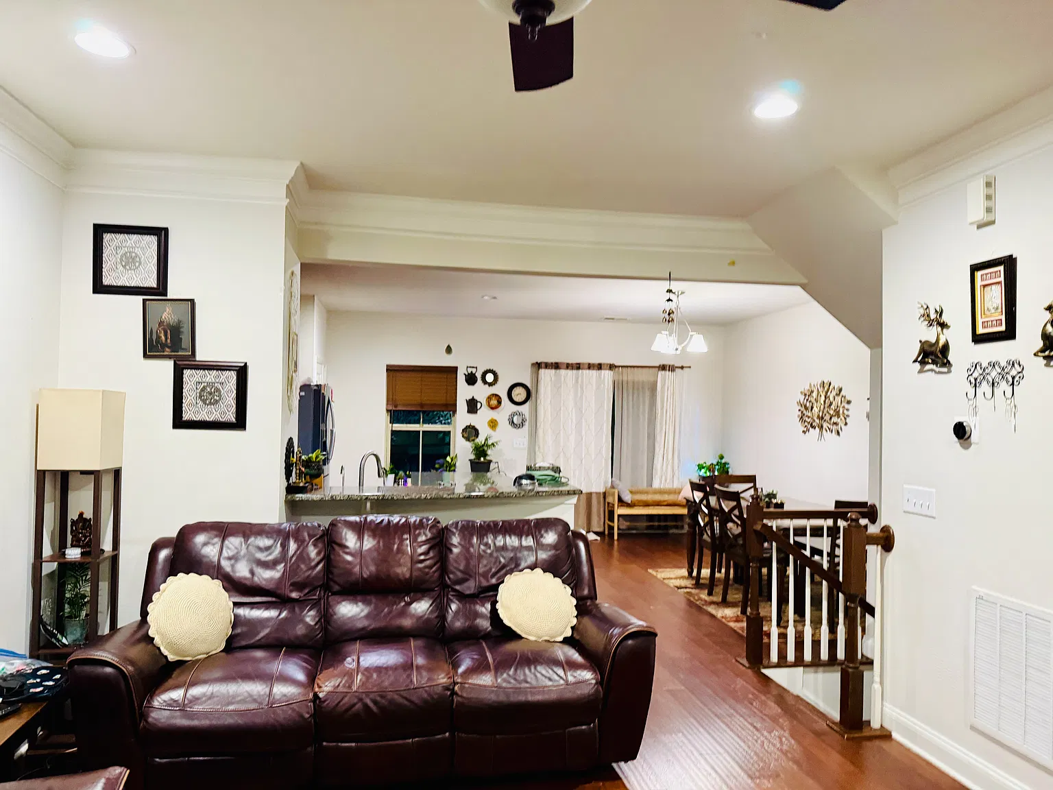 3 bed, 2.5 bath, 1764 sqft, $1,995 — Photo 3