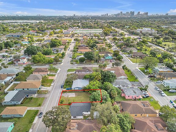 4th image of 2810 NW 7th St