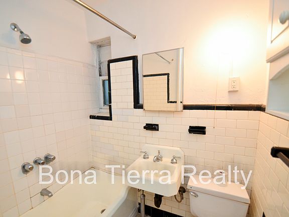 2nd image of 318 W 106th St APT 3FW