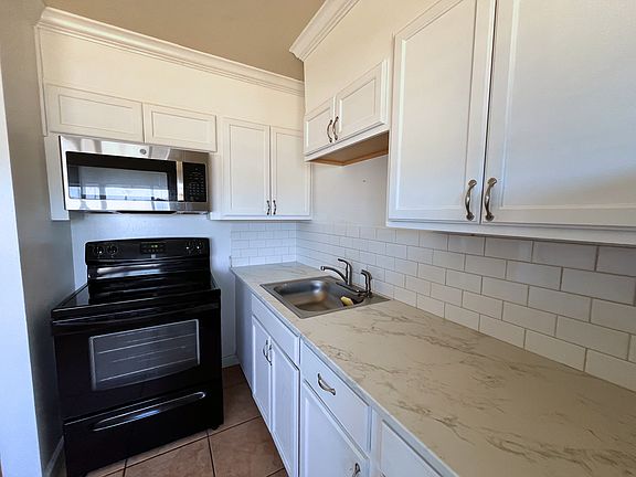 5th image of 935 Sheridan St #C