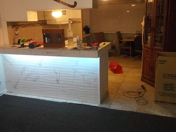 Marble breakfast bar w/leds