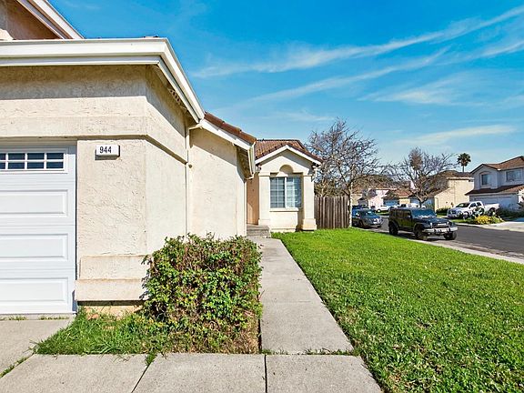 2nd image of 944 Bauman Court