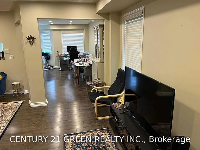 181 Manley Ln #UPPER — Photo 3