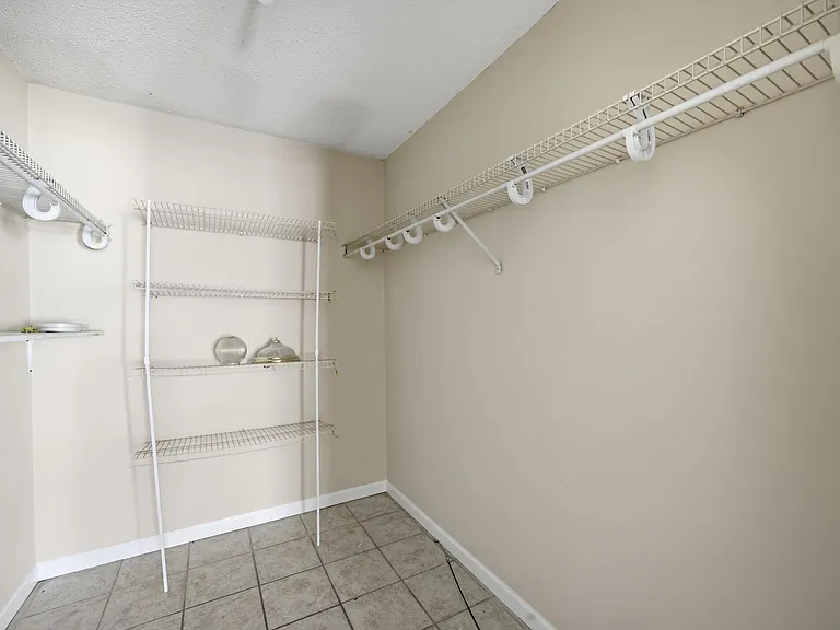 124 Summitt St #124 — Photo 7