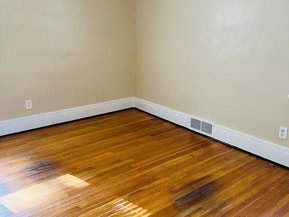 5th image of 90 Leonard St Floor 2