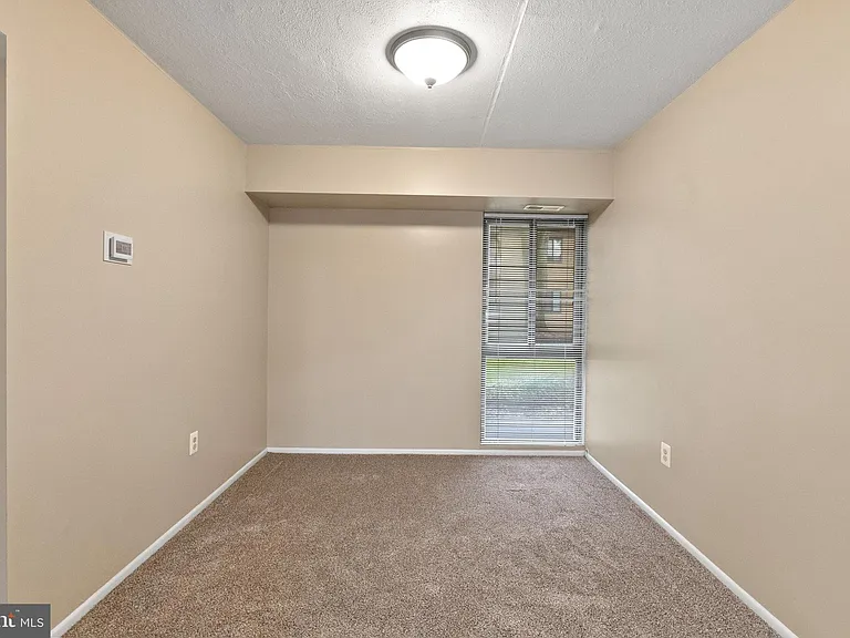 211 James Ct — Photo 11