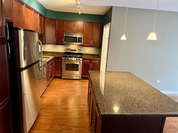 3rd image of 5858 N Broadway Ave #203