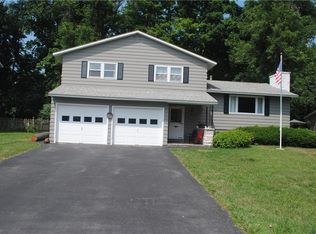 4945 Peppermill Ln, Liverpool, NY 13088