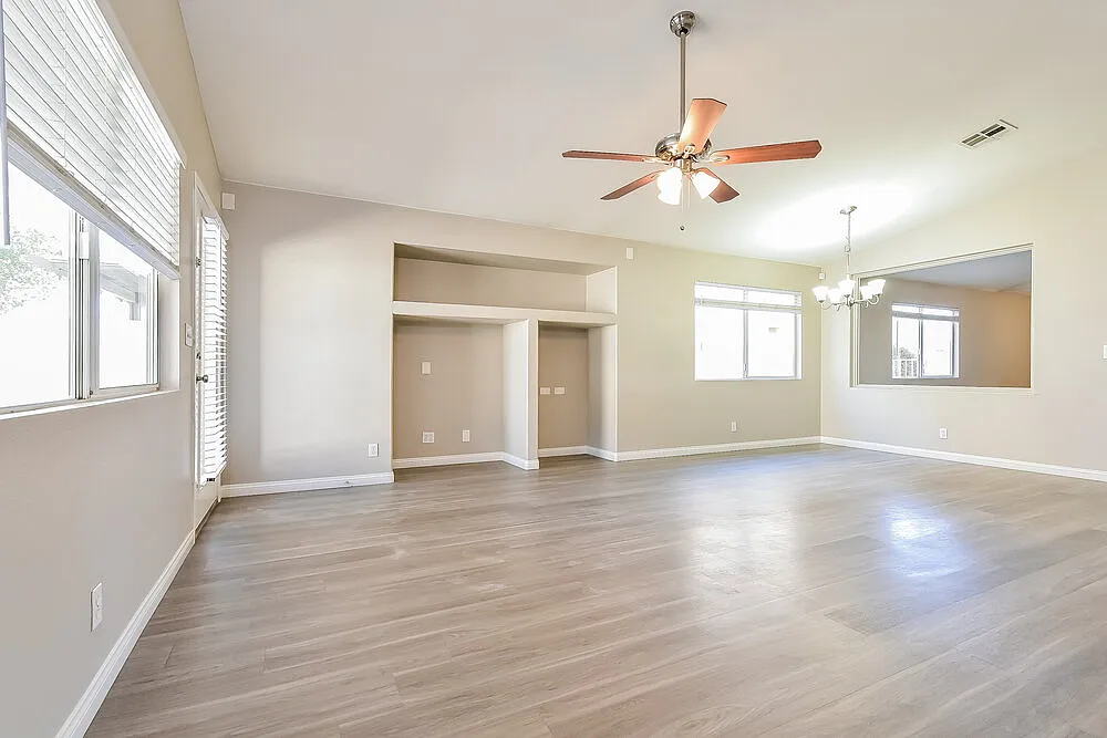 4 bed, 2.0 bath, 1743 sqft, $2,080 — Photo 4